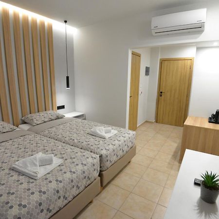 Heleni Beach Hotel เอียลิซอส ภายนอก รูปภาพ