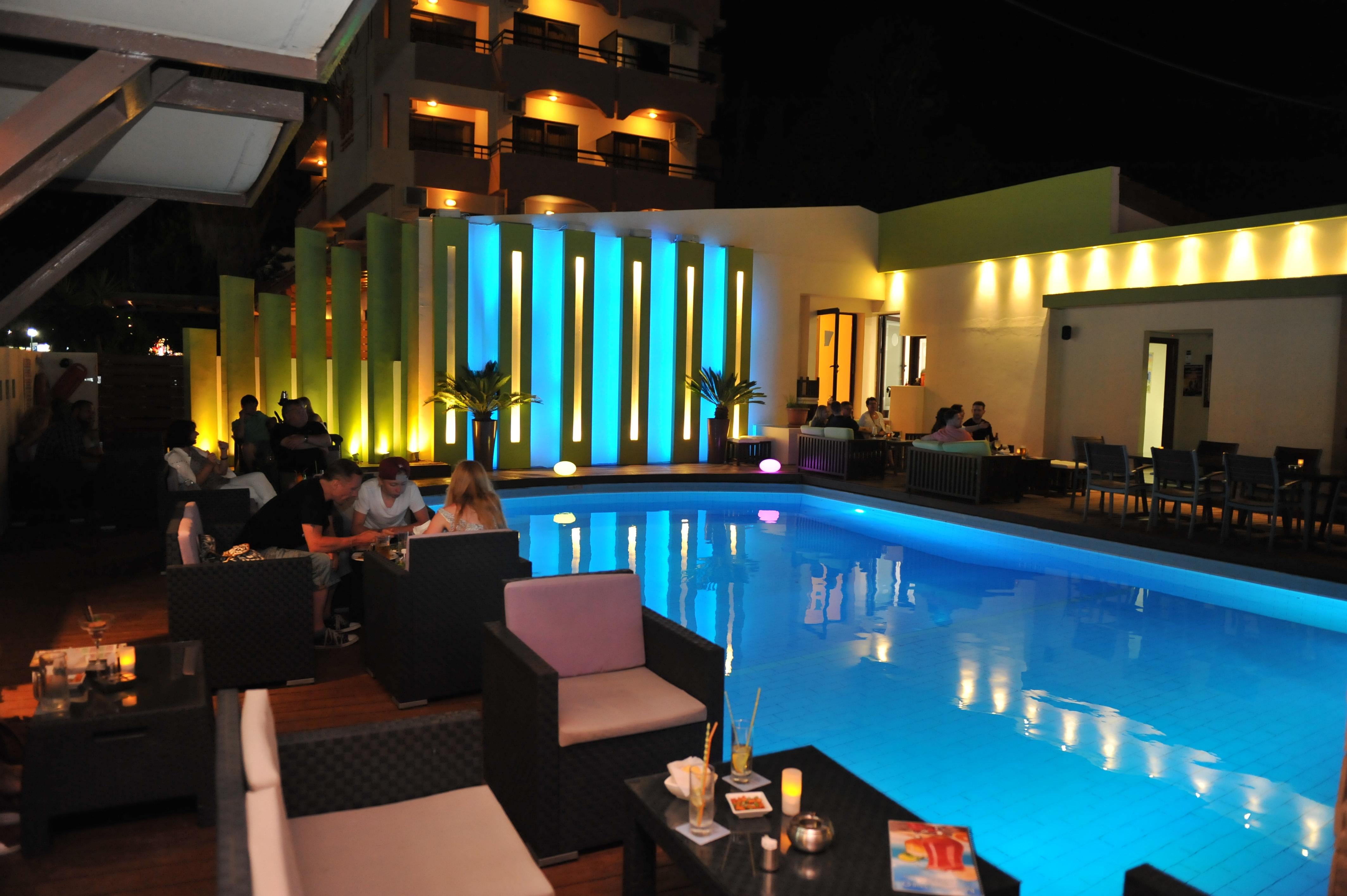 Heleni Beach Hotel เอียลิซอส ภายนอก รูปภาพ