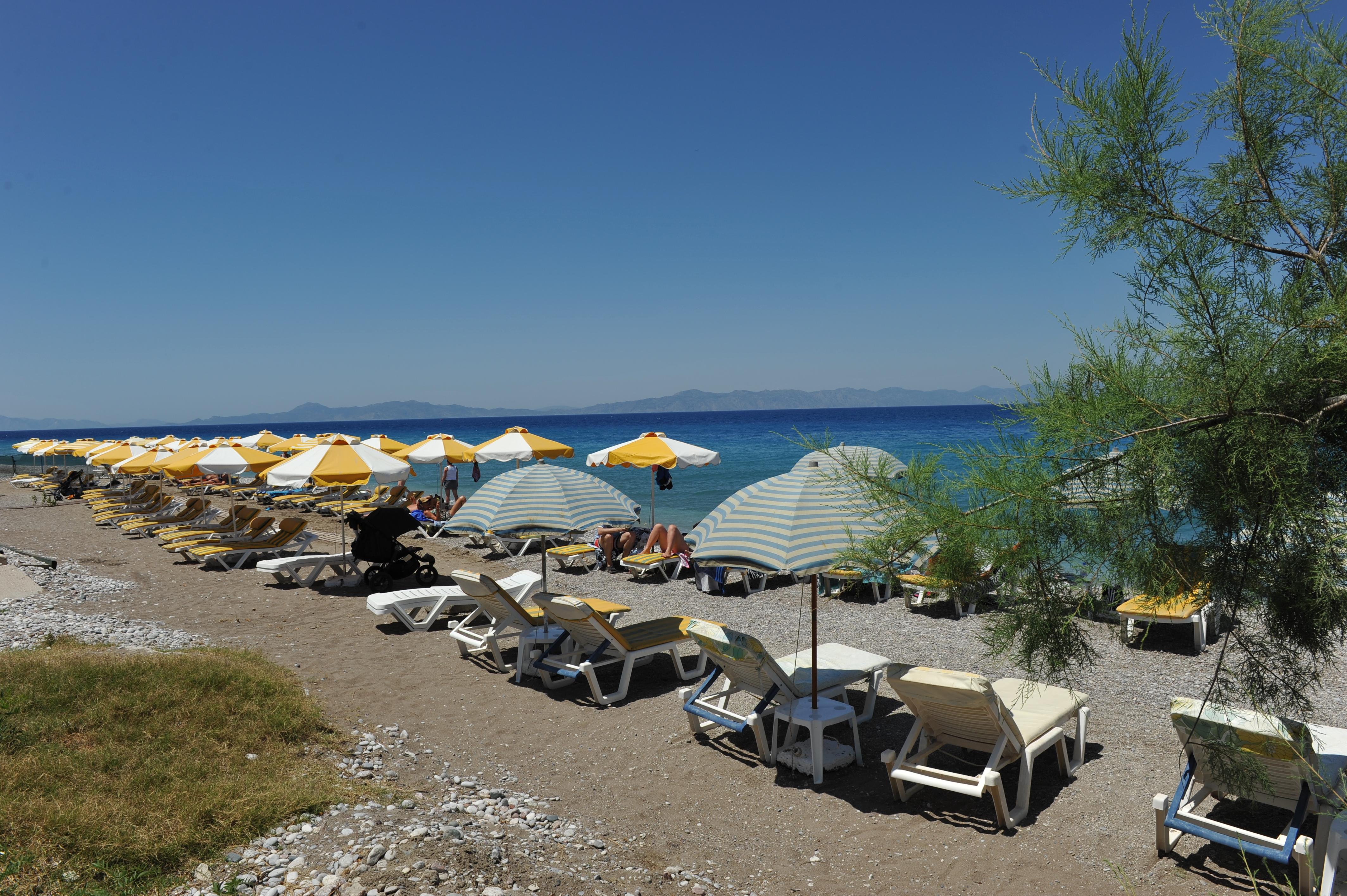 Heleni Beach Hotel เอียลิซอส ภายนอก รูปภาพ